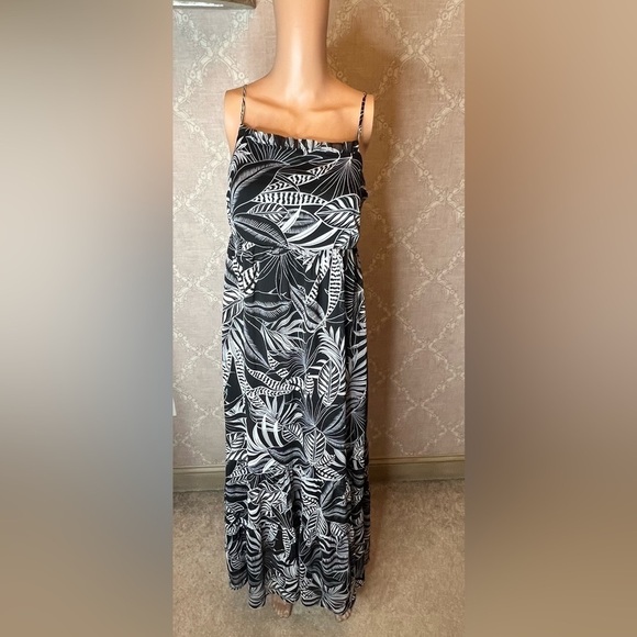 Banana Republic NWOT Women's S Black Leaf Long Strap Dress - Picture 2 of 7
